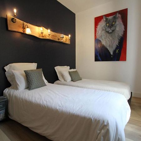 Les Bories In The City - Bed & Breakfast Сарла-ла-Канеда Экстерьер фото