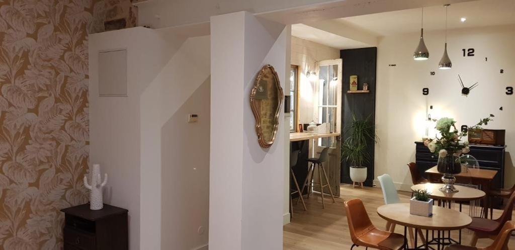 Les Bories In The City - Bed & Breakfast Сарла-ла-Канеда Экстерьер фото